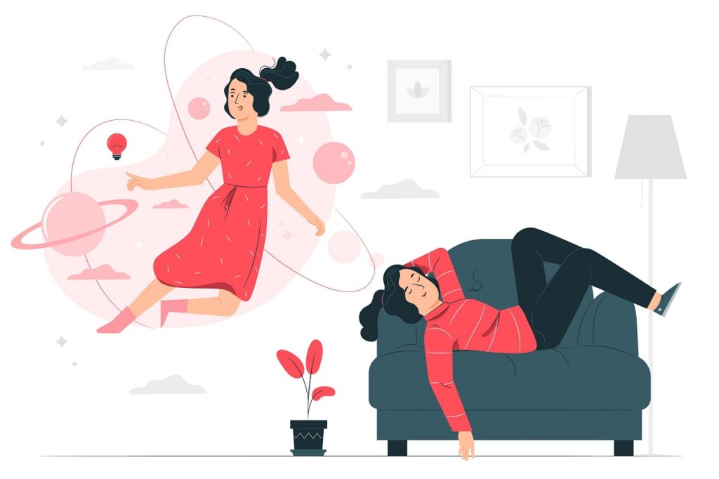 femme allongée dans un canapé en train de rêver 